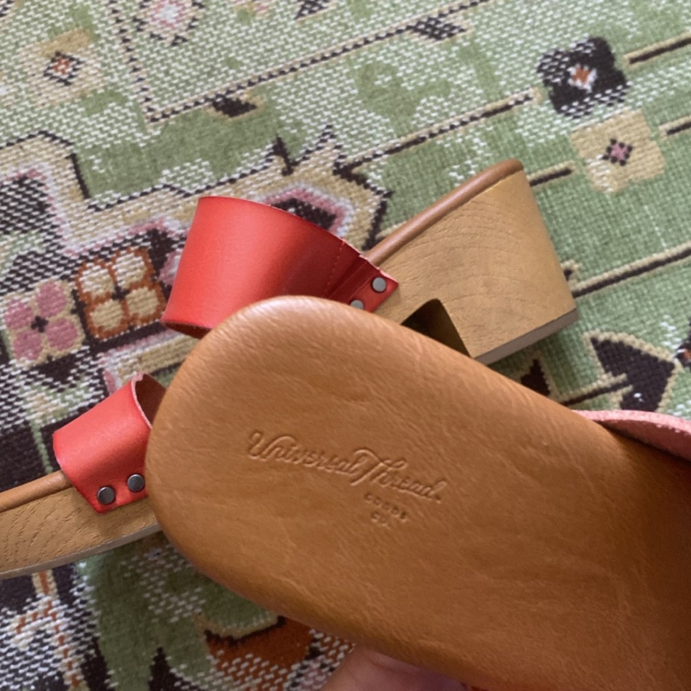 Universal Thread clog sandals - Picture 2 of 4